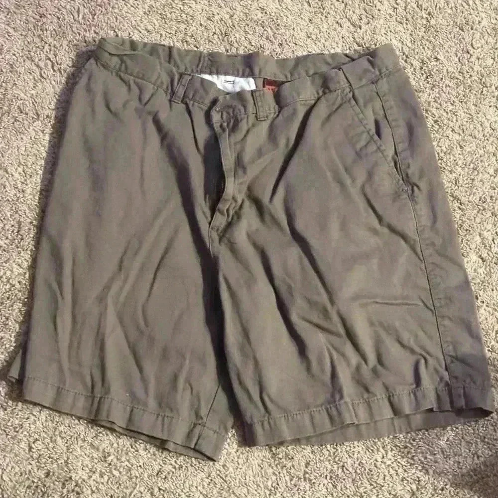 Architect, shorts, olive